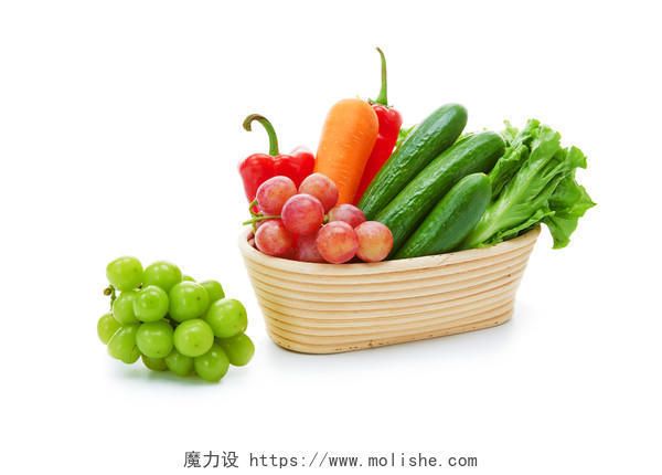 白底竹篮果蔬组合蔬菜水果